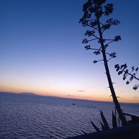 Blue And Hébergement de vacances *